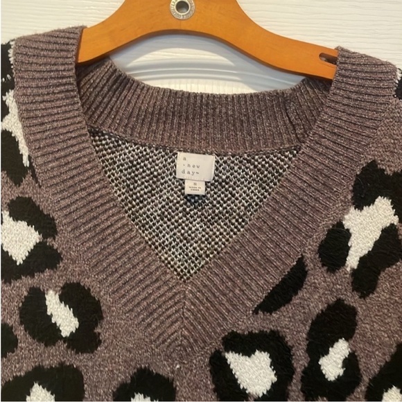 A new day oversized sweater - Picture 3 of 5